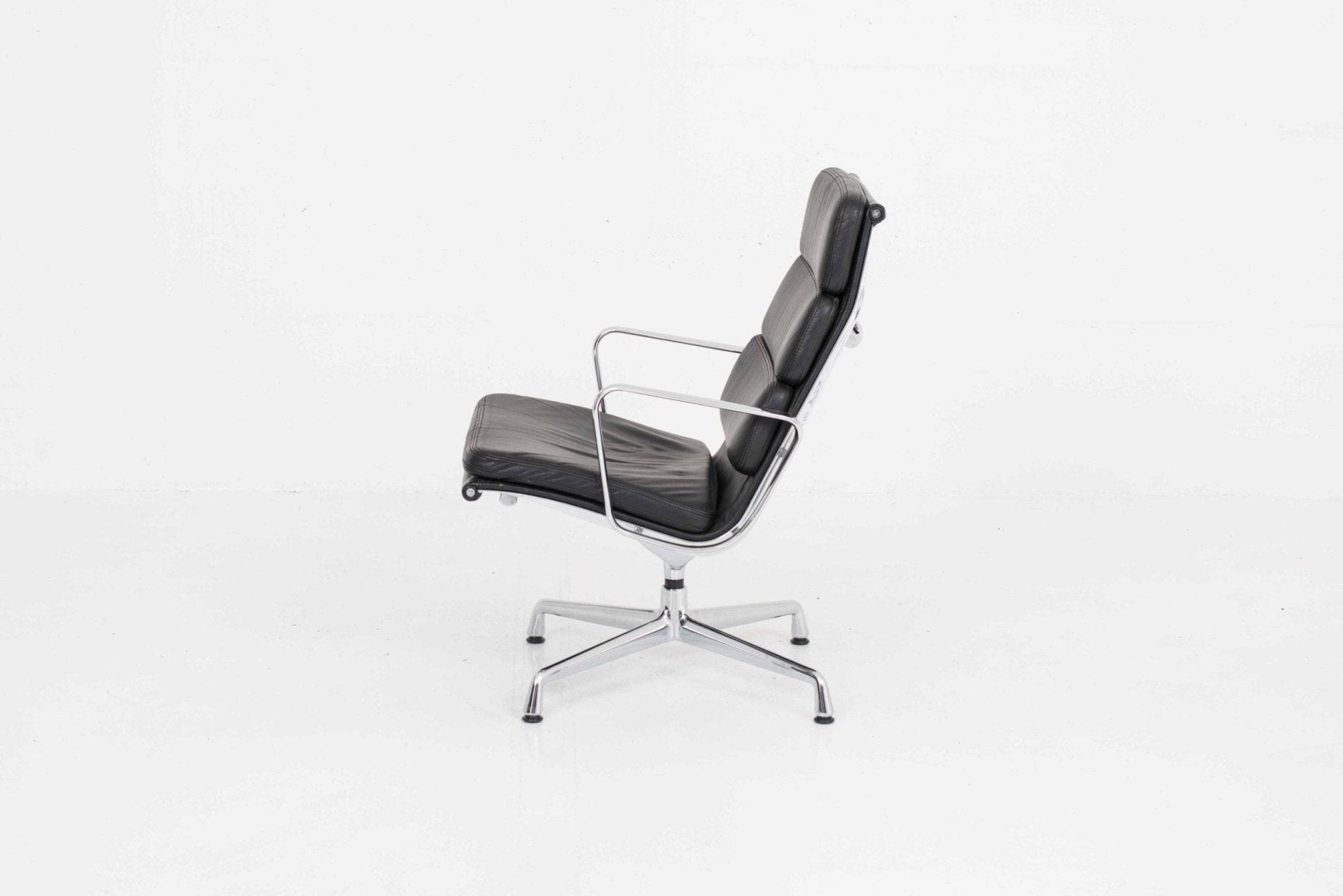 Eames EA 215 Soft Pad Chair von Vitra 2nd home