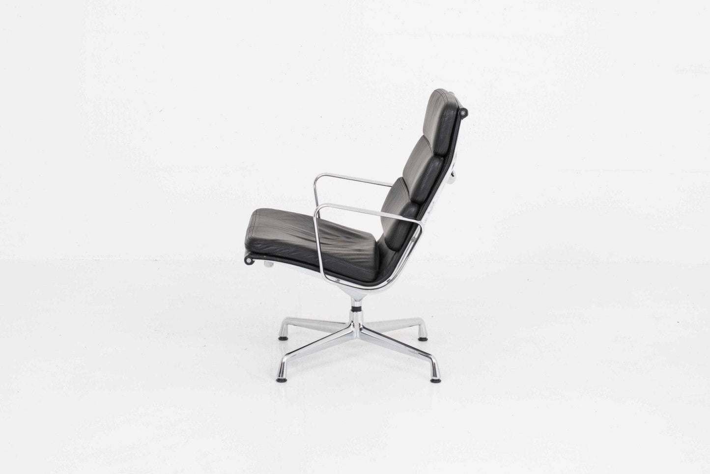 Eames EA 215 Soft Pad Chair von Vitra - 2nd home