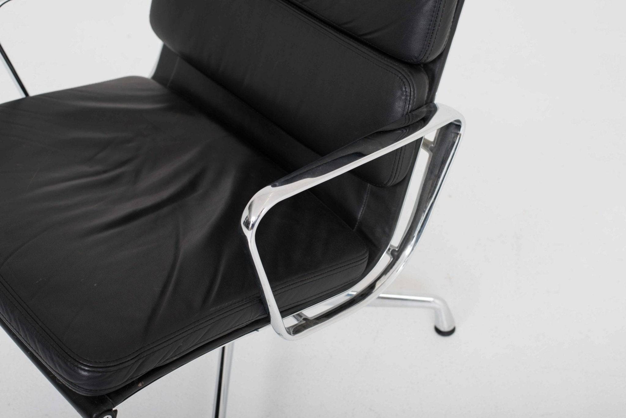 Eames EA 215 Soft Pad Chair von Vitra 2nd home