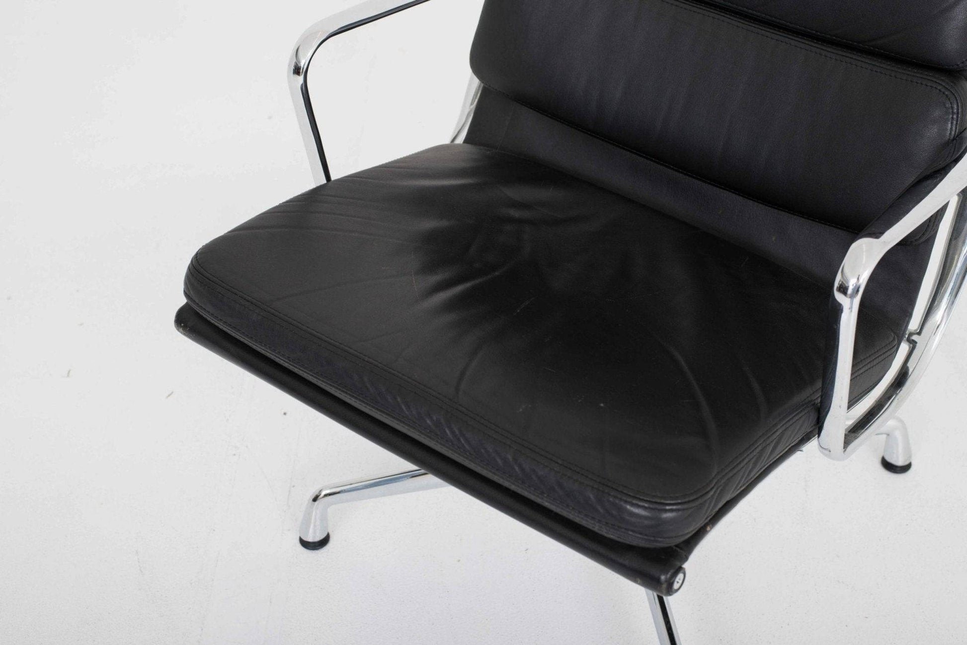 Eames EA 215 Soft Pad Chair von Vitra - 2nd home