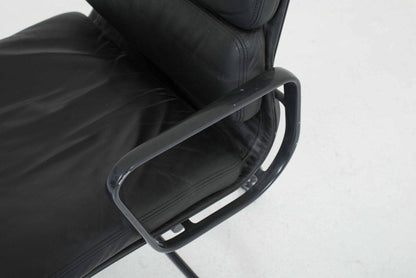 Eames EA 217 Soft Pad Bürostuhl von Herman Miller in schwarzem Leder - 2nd home