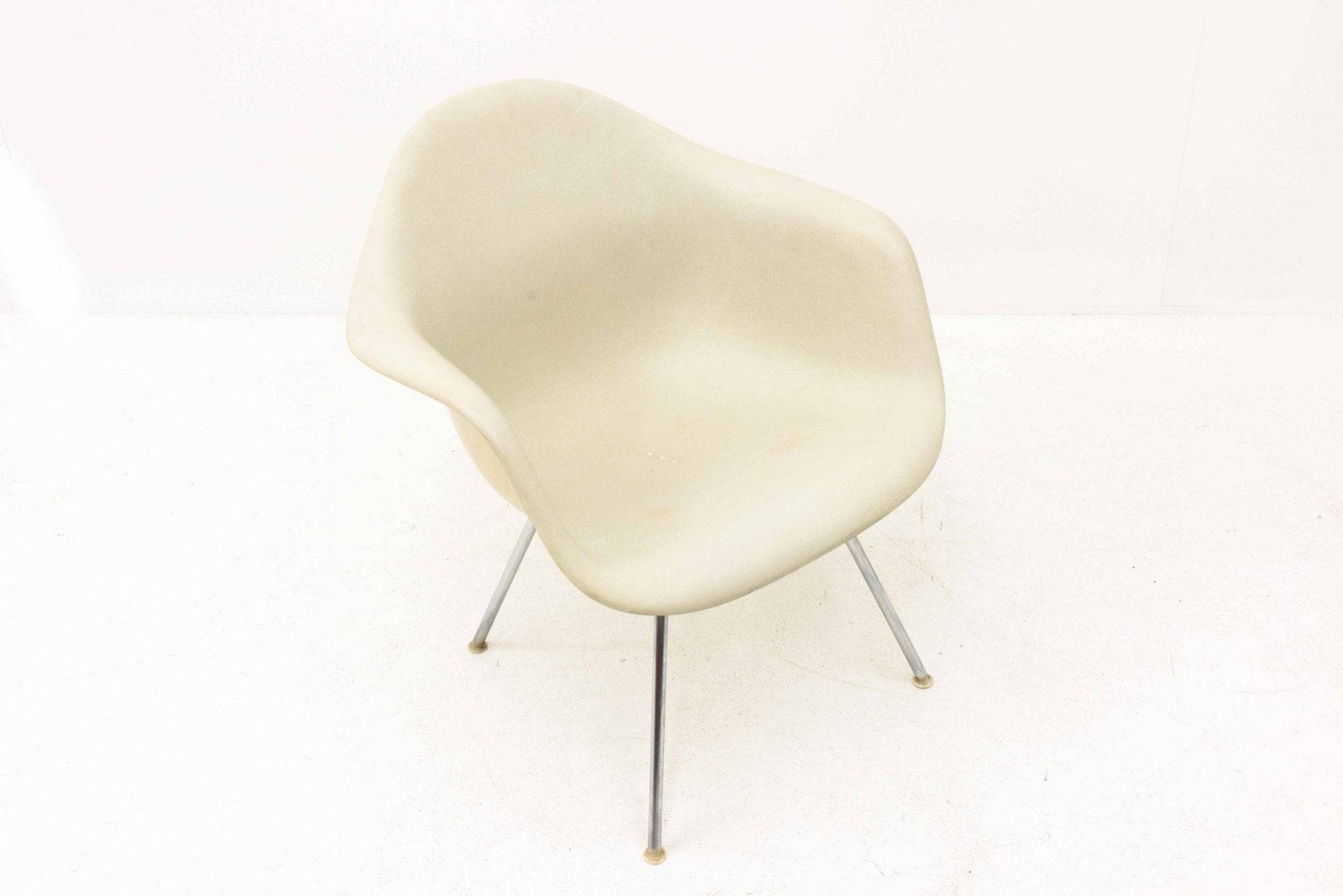 Eames Fiberglas Armchair von Vitra - 2nd home