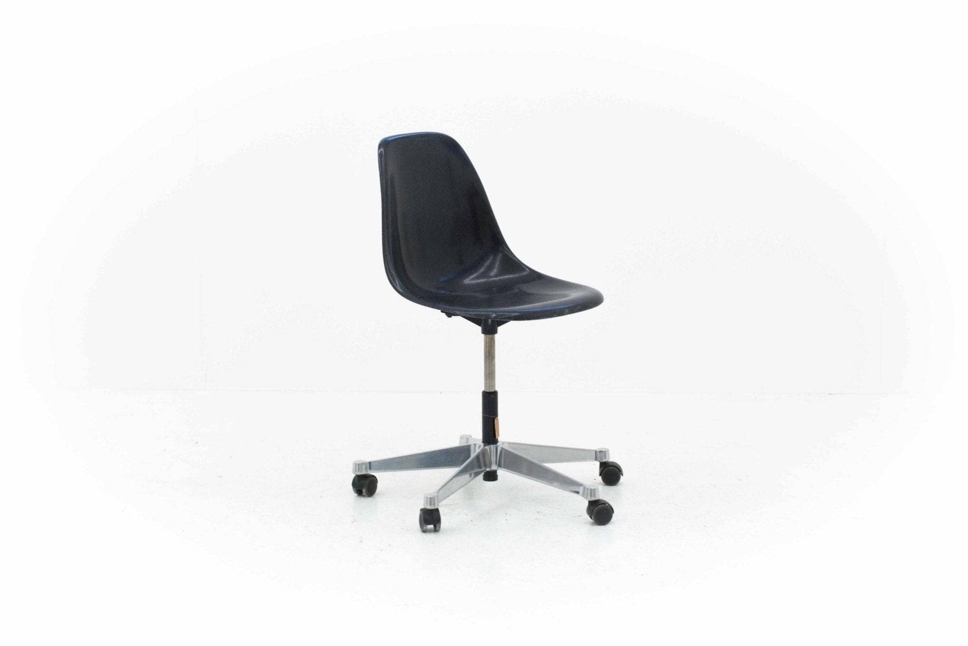 Eames Fiberglas Sidechair PSCC von Vitra - 2nd home