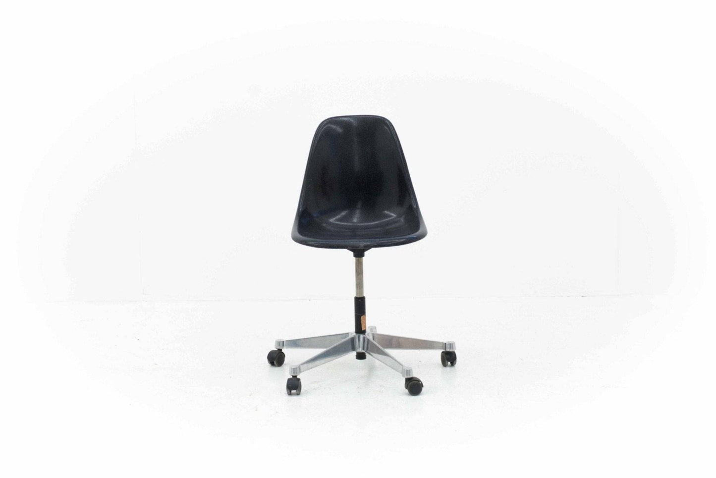 Eames Fiberglas Sidechair PSCC von Vitra - 2nd home