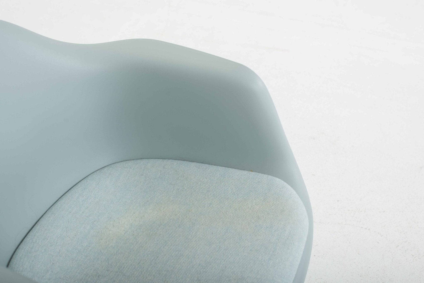 Eames Plastic Armchair LAR von Vitra - 2nd home