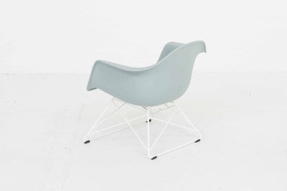 Eames Plastic Armchair LAR von Vitra - 2nd home