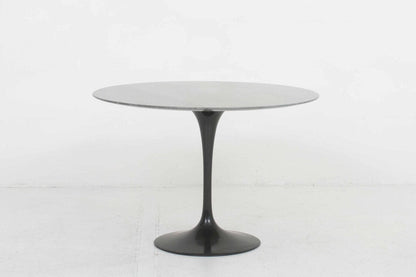 Eero Saarinen Tulip Table 107cm in Marmor von Knoll International - 2nd home