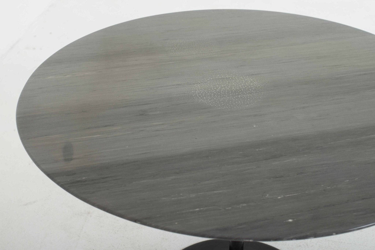 Eero Saarinen Tulip Table 107cm in Marmor von Knoll International - 2nd home