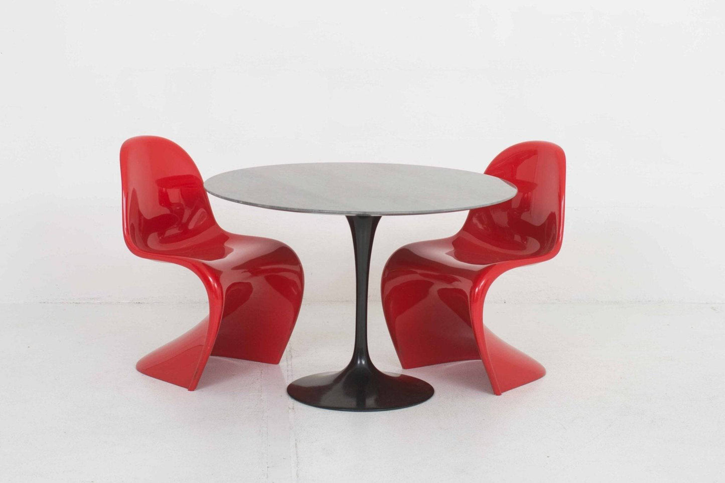 Eero Saarinen Tulip Table 107cm in Marmor von Knoll International - 2nd home