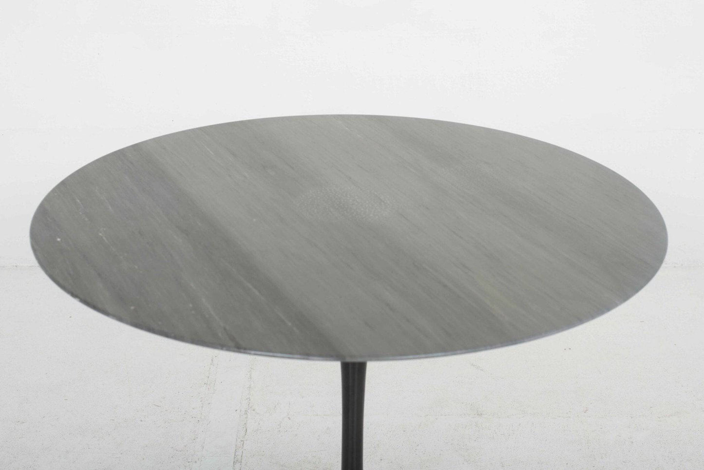 Eero Saarinen Tulip Table 107cm in Marmor von Knoll International - 2nd home