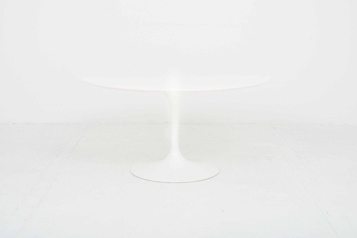 Eero Saarinen Tulip Tisch 137cm- frühe Edition von Wohnbedarf / Knoll - 2nd home