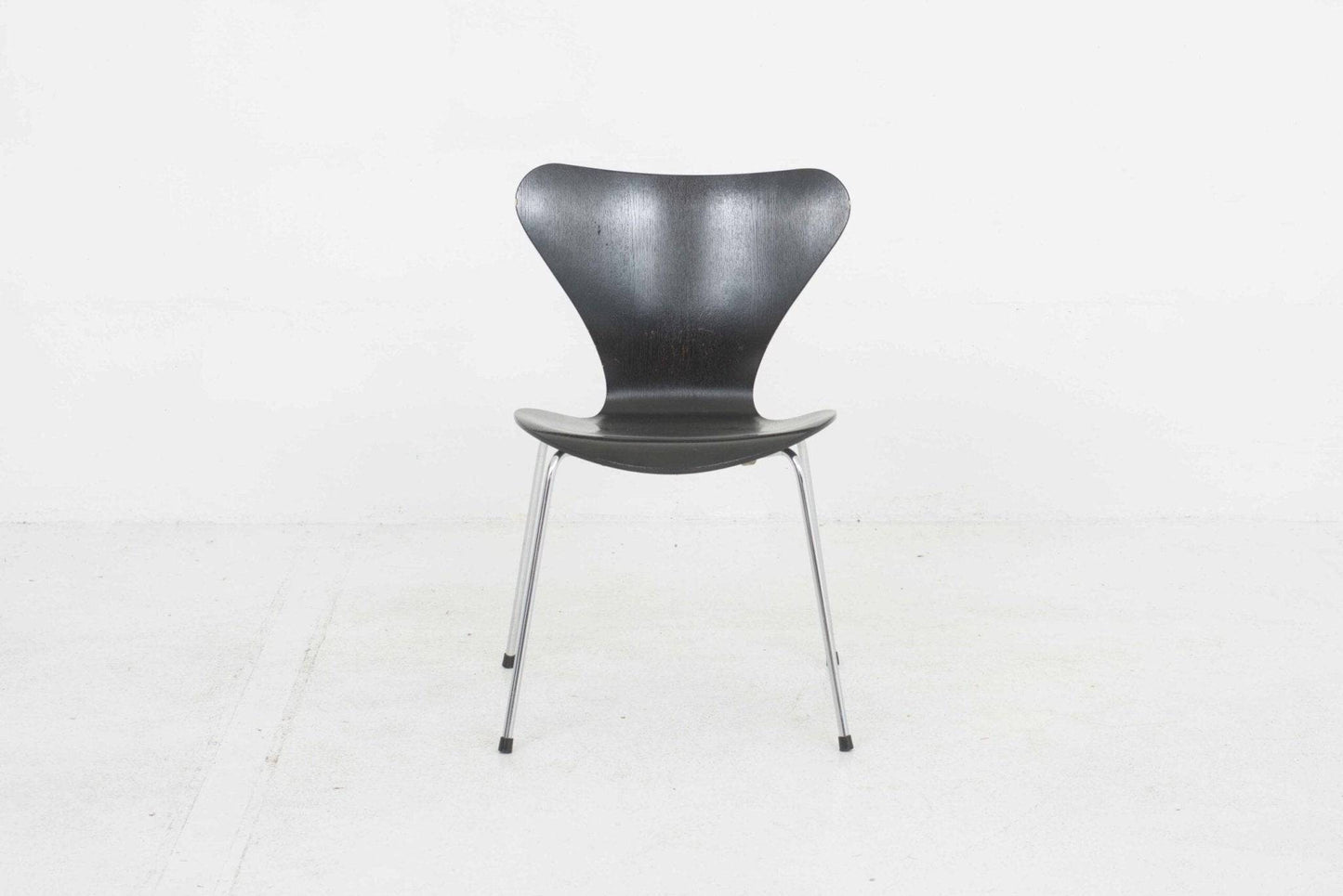 Fritz Hansen 3107 Stühle von Arne Jacobsen in Schwarz lasiert - 2nd home