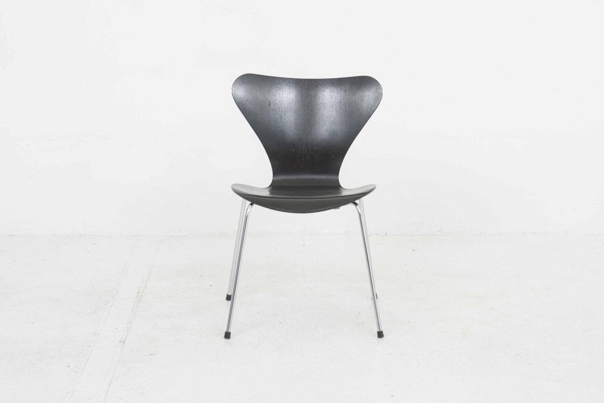 Fritz Hansen 3107 Stühle von Arne Jacobsen in Schwarz lasiert - 2nd home