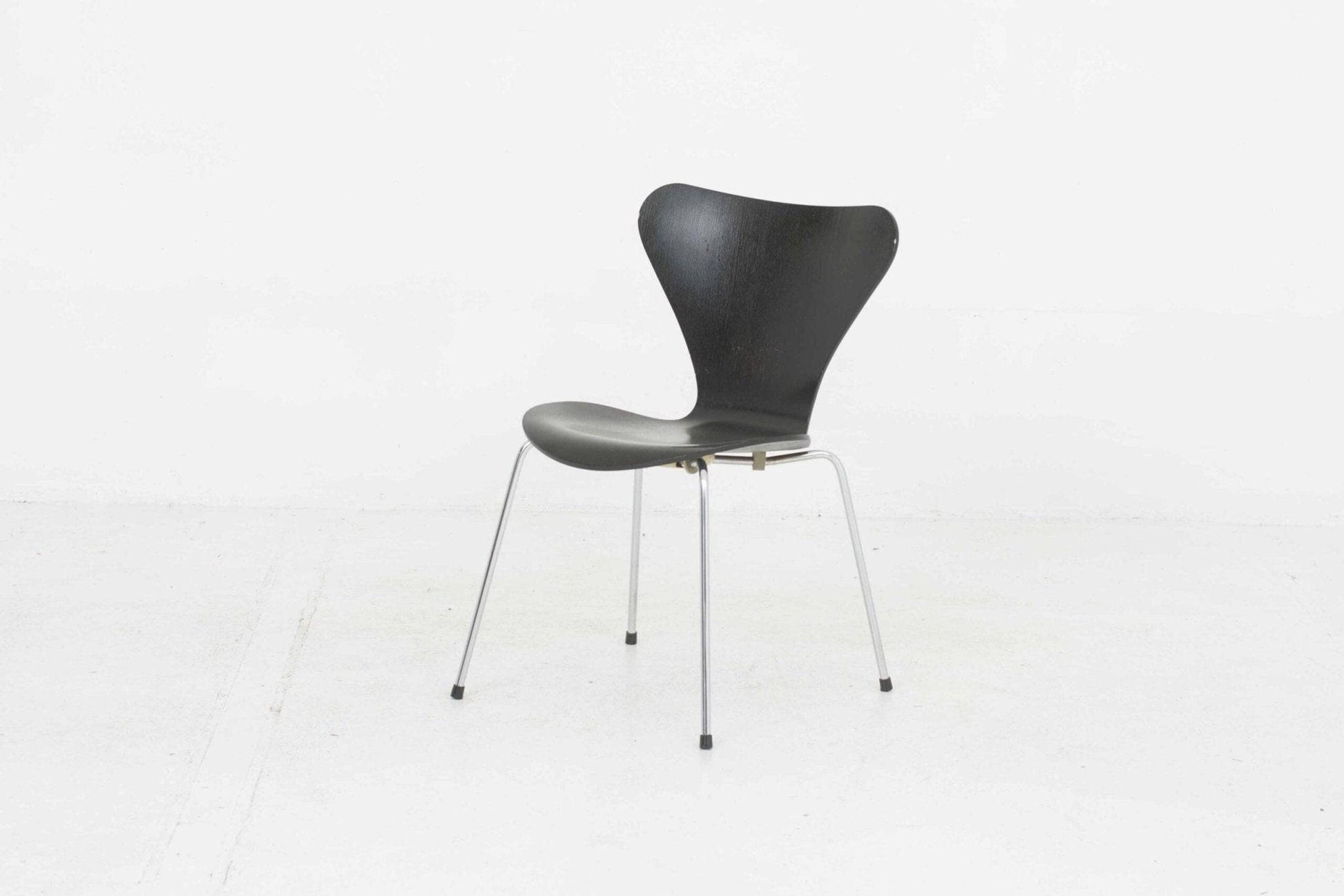 Fritz Hansen 3107 Stühle von Arne Jacobsen in Schwarz lasiert - 2nd home