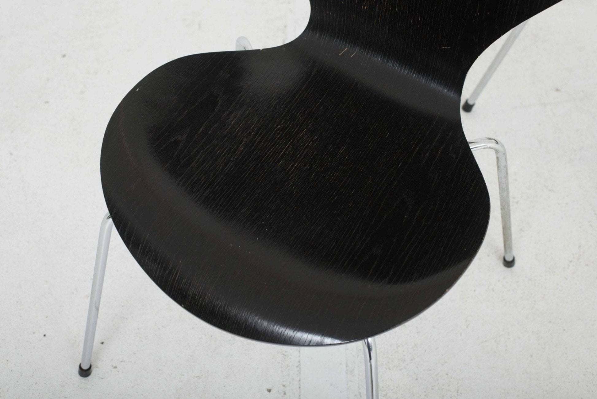 Fritz Hansen 3107 Stühle von Arne Jacobsen in Schwarz lasiert - 2nd home