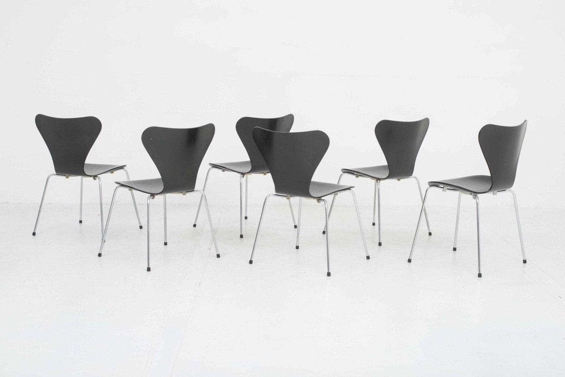 Fritz Hansen 3107 Stühle von Arne Jacobsen in Schwarz lasiert - 2nd home