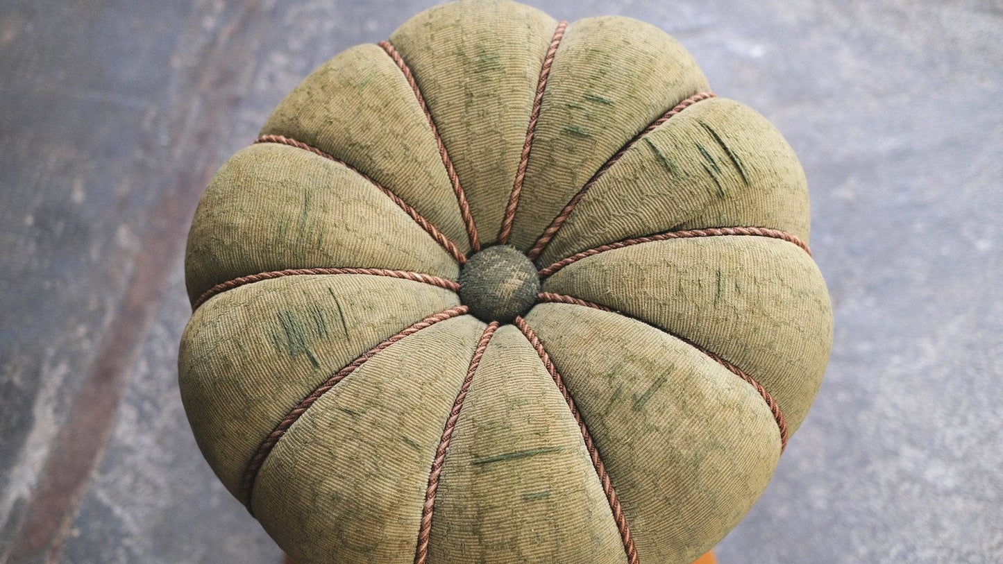 Grüner Vintage Pouf von Halabala - 2nd home