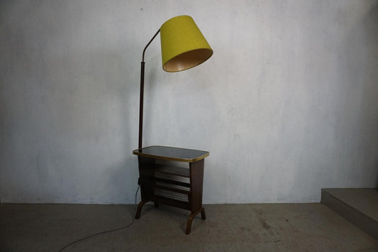 Originelle Stehlampe mit Tisch und Zeitungshalter aus den 50er Jahren - 2nd home