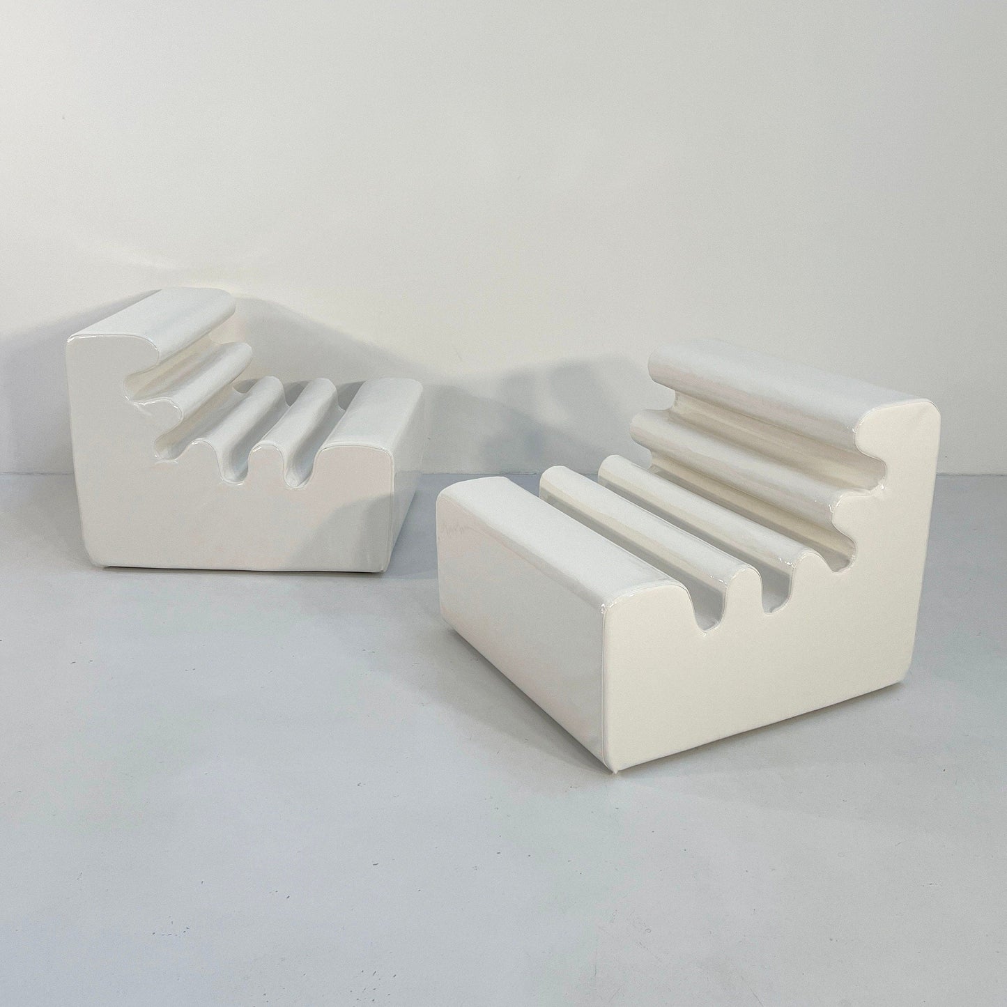 Set of 2 white Karelia lounge chairs by Liisi Beckmann for Zanotta, 1960s vintage