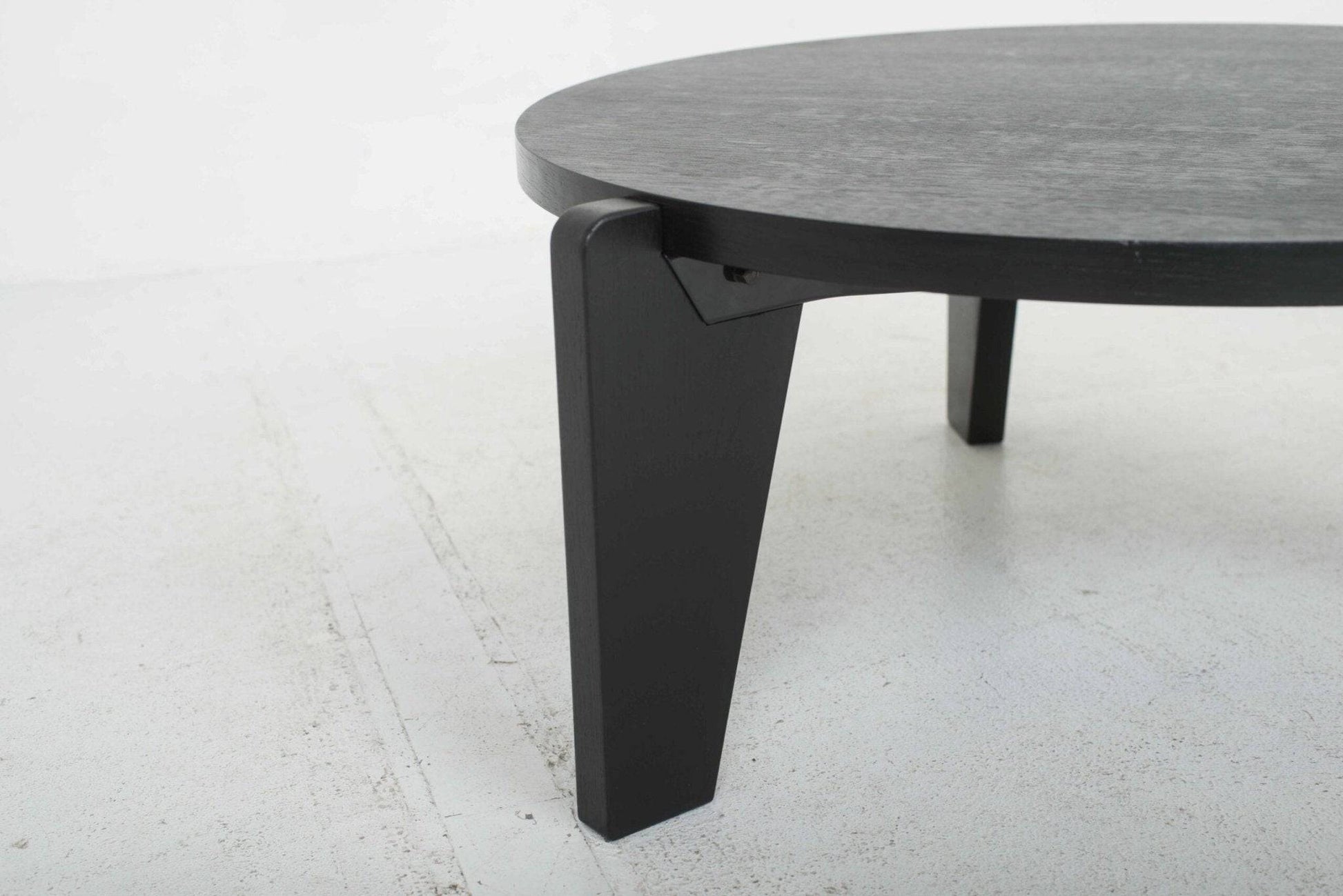 Jean Prouvé Guéridon Bas Couchtisch von Vitra in Schwarz - 2nd home