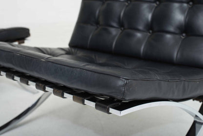 Knoll Barcelona Sessel und Ottoman von Ludwig Mies van der Rohe - 2nd home