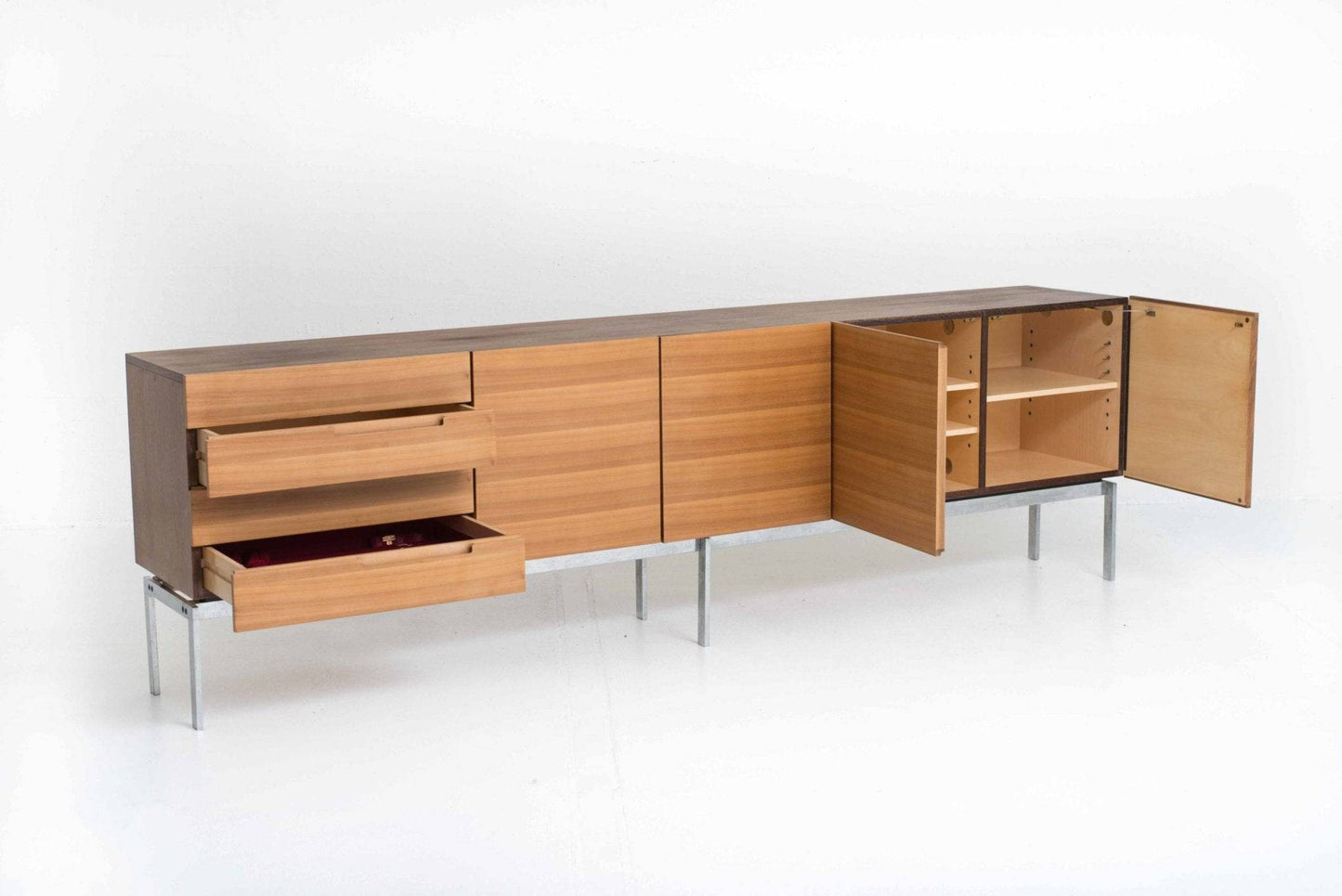 Langes Sideboard aus Wenge und Nussbaum - 2nd home