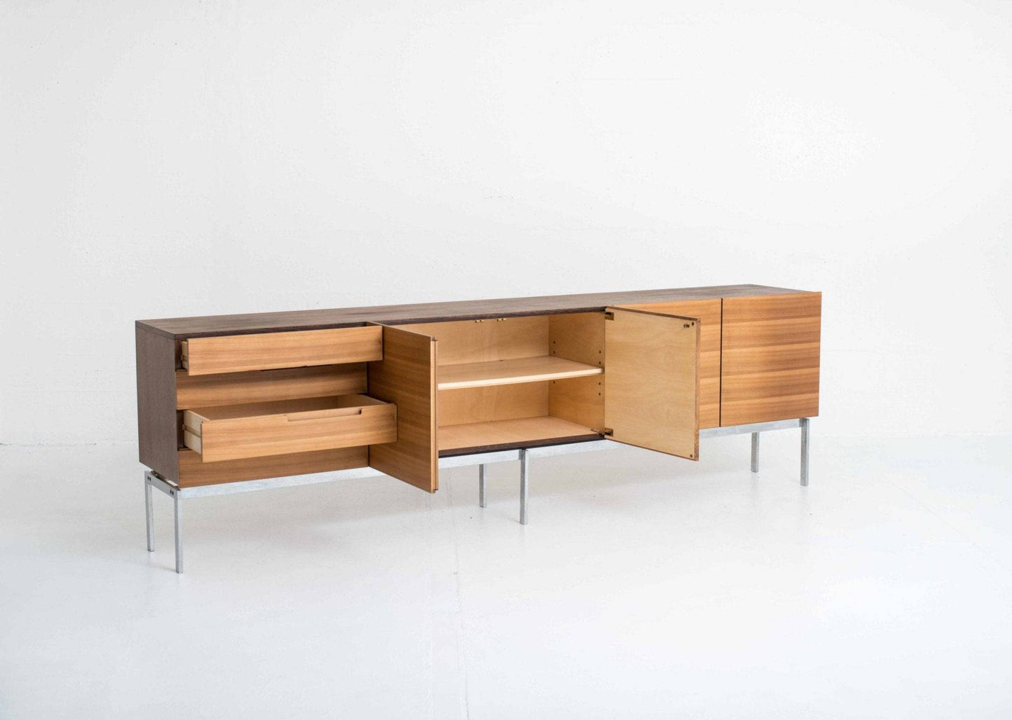 Langes Sideboard aus Wenge und Nussbaum - 2nd home