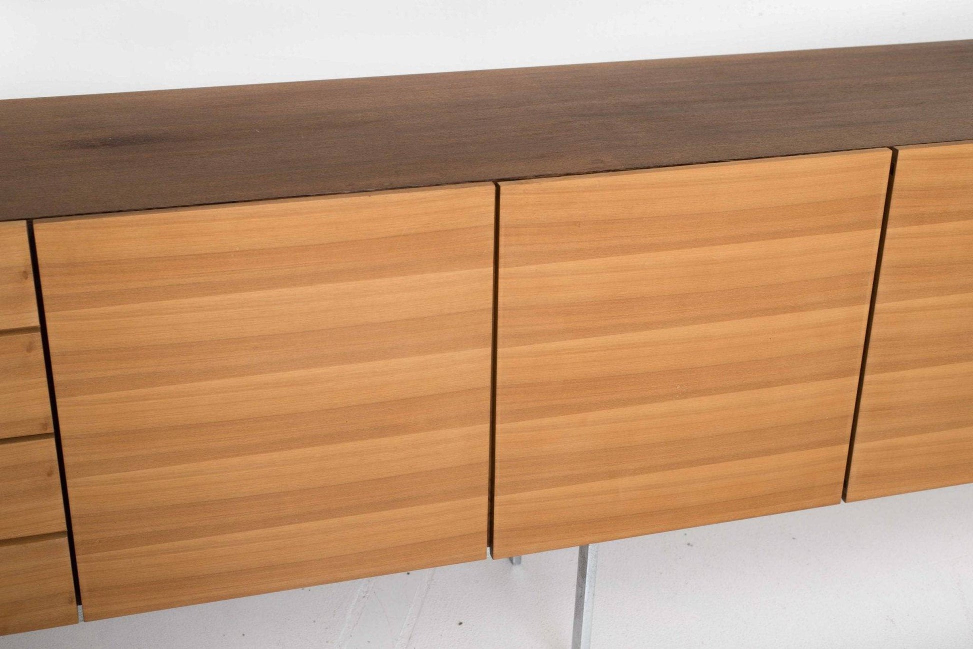 Langes Sideboard aus Wenge und Nussbaum - 2nd home