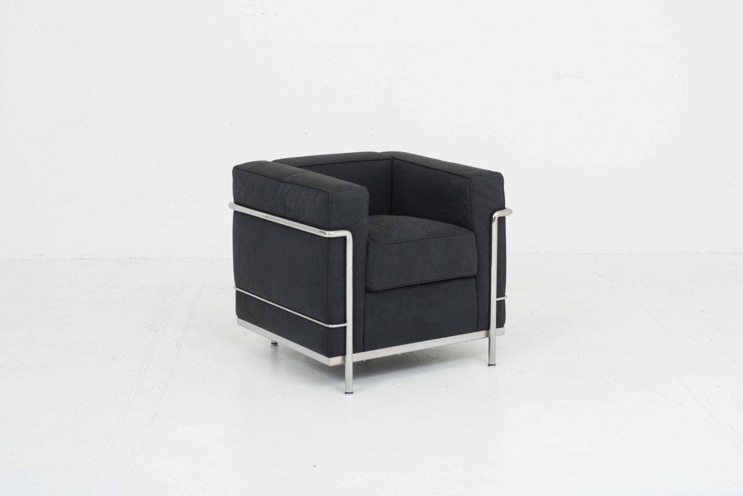 Le Corbusier LC2 Sessel von Cassina in Textil Schwarz - 2nd home