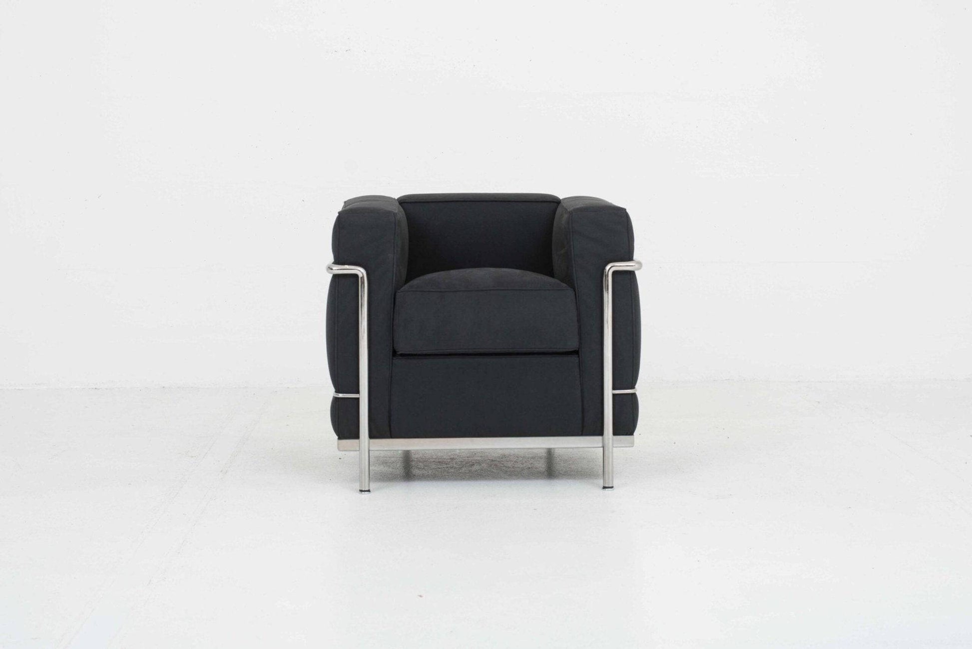 Le Corbusier LC2 Sessel von Cassina in Textil Schwarz - 2nd home