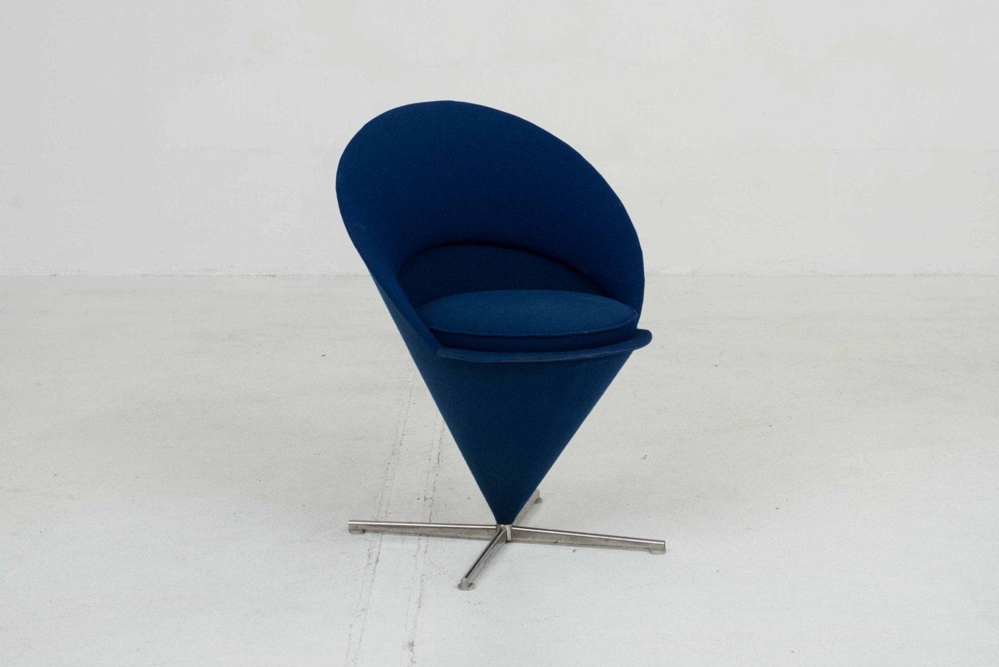 Vitra Cone Chair von Verner Panton in Blau - 2nd home